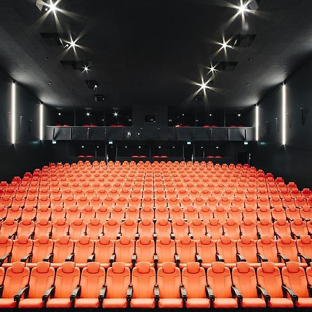Schoftland Hotel Cinema 8 מראה חיצוני תמונה