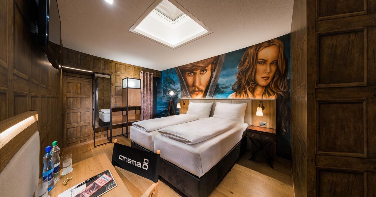 Schoftland Hotel Cinema 8 מראה חיצוני תמונה