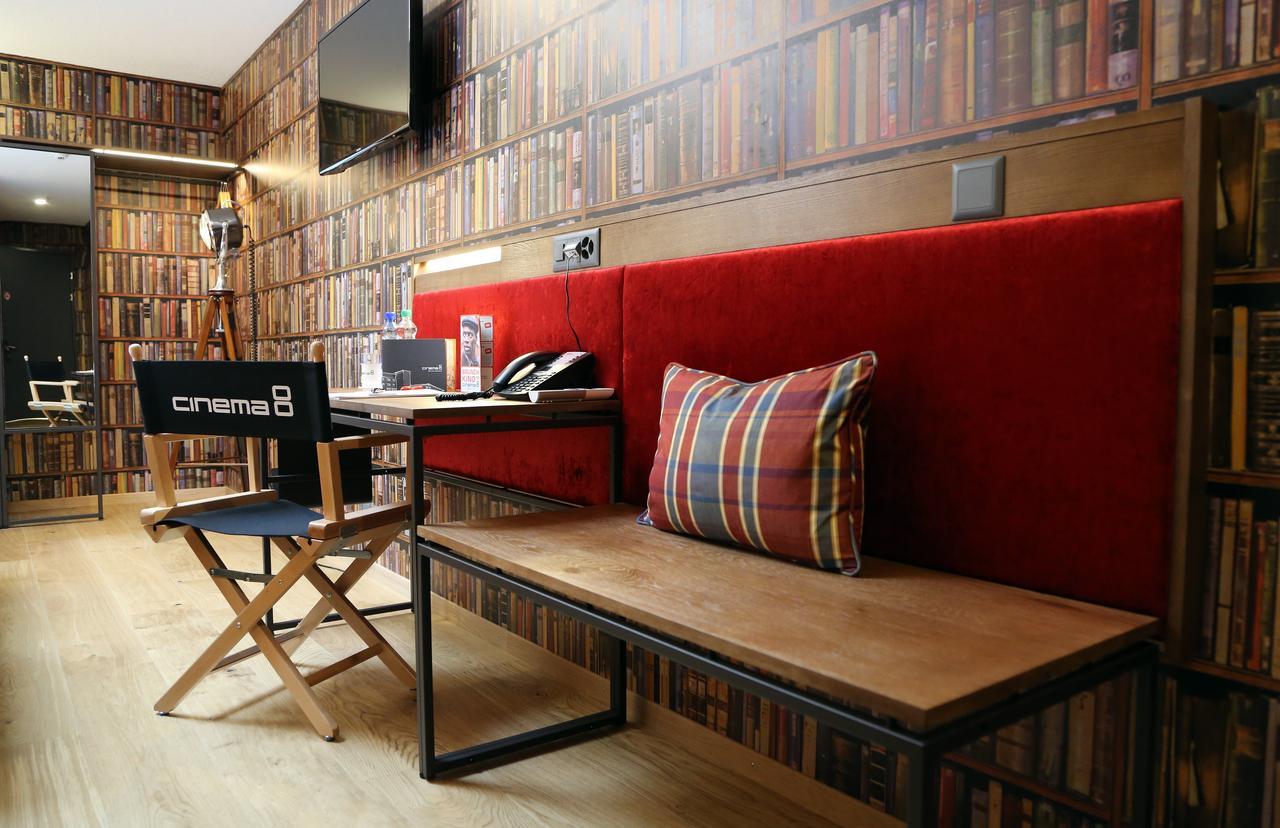 Schoftland Hotel Cinema 8 מראה חיצוני תמונה