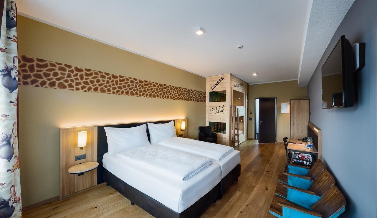 Schoftland Hotel Cinema 8 מראה חיצוני תמונה